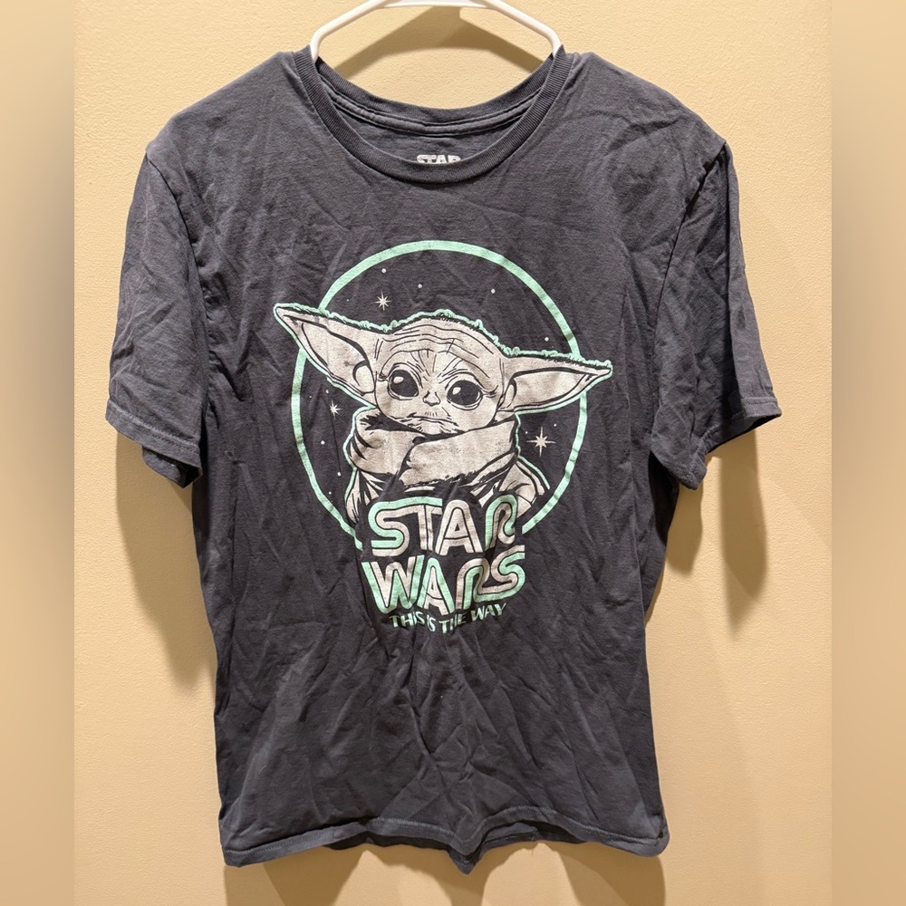 ⭐️3 for $15, 5 for $20⭐️ Star Wars The Child/Grogu Graphic T-Shirt Women’s Large